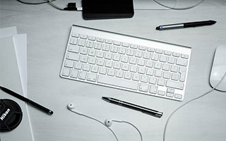 正面是GT、背面是Pro 疑似荣耀80 Pro直屏版外观、详细参数全曝光