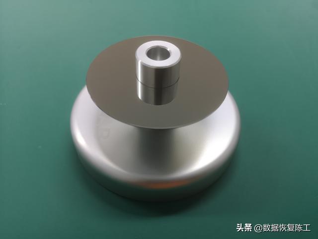 值得收藏的硬盘开盘恢复技术,连细节都和你讲了!错过就不再有了-第2张图片-贝塔运维 值得收藏的硬盘开盘恢复技术,连细节都和你讲了!错过就不再有了-第2张图片-贝塔运维