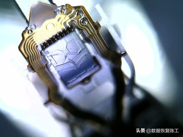 值得收藏的硬盘开盘恢复技术,连细节都和你讲了!错过就不再有了-第8张图片-贝塔运维 值得收藏的硬盘开盘恢复技术,连细节都和你讲了!错过就不再有了-第8张图片-贝塔运维