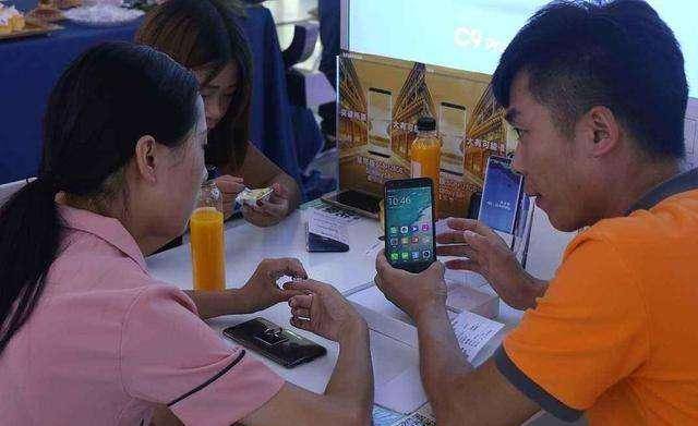 为什么不建议买内存128GB的手机?这三个“缺陷”不容忽视<strong alt=